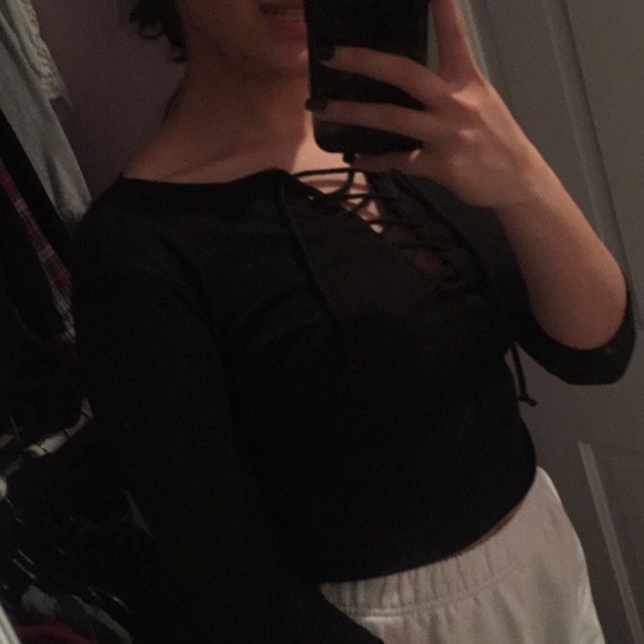 super cute tie up shirt - Picture 3 of 4